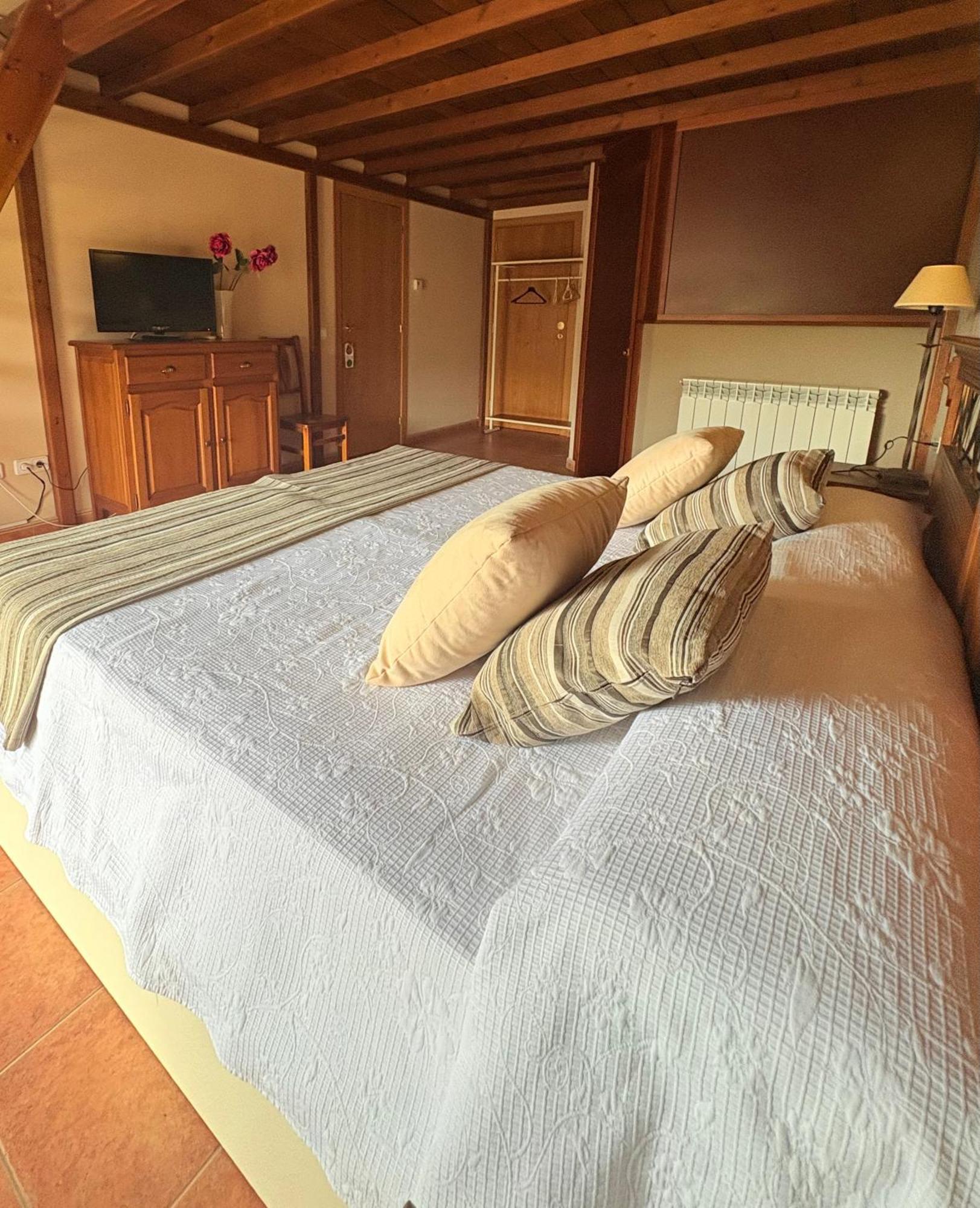 Hotel Guara Inluka Las Almunias Exteriér fotografie